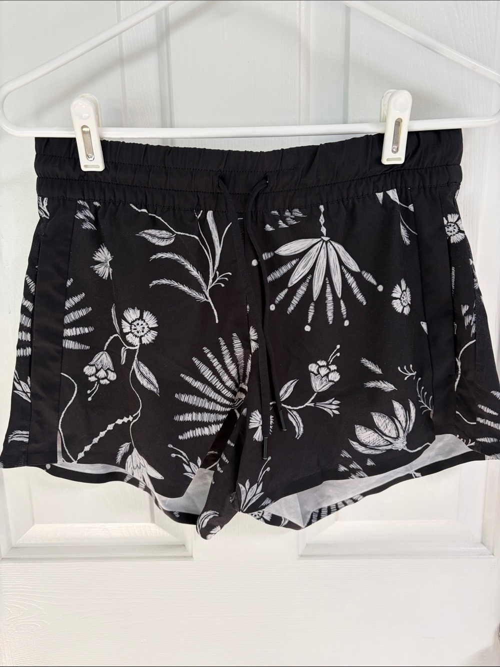 Athleta Black Floral Women's Drawstring Shorts